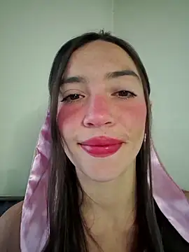 Snapshot of loveuu-bae chatting on 10.31.25 loveuu-bae online show from 10.31.25