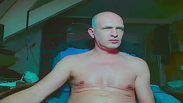 Snapshot of maxhard77 chatting on 11.15.25 maxhard77 online show from 11.15.25