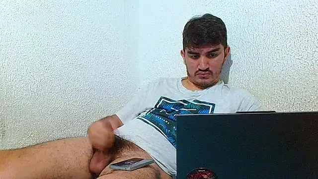Snapshot of biglatin80 chatting on 03.11.25 biglatin80 online show from 03.11.25