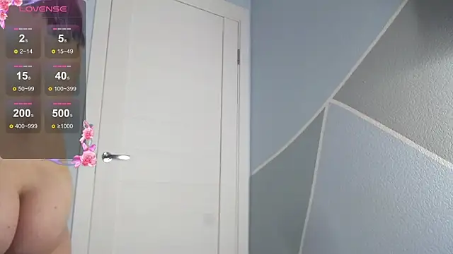 MilaniaCute online show from 12.18.25