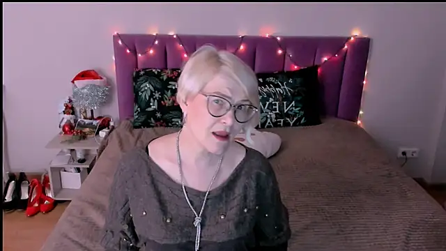 Snapshot of sabrinamacmarren chatting on 01.08.26 sabrinamacmarren online show from 01.08.26