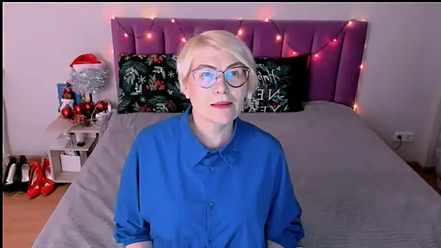 Snapshot of sabrinamacmarren chatting on 01.10.26 sabrinamacmarren online show from 01.10.26