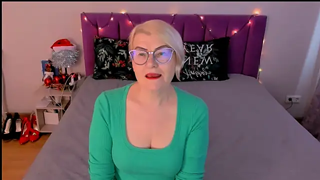 Snapshot of sabrinamacmarren chatting on 01.11.26 sabrinamacmarren online show from 01.11.26