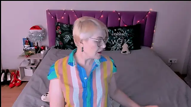 Snapshot of sabrinamacmarren chatting on 01.14.26 sabrinamacmarren online show from 01.14.26