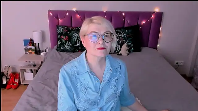 Snapshot of sabrinamacmarren chatting on 01.15.26 sabrinamacmarren online show from 01.15.26