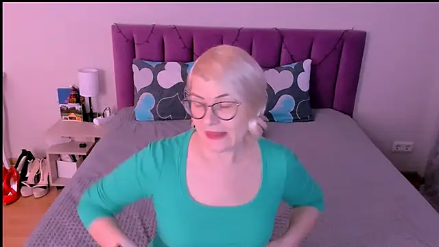 Snapshot of sabrinamacmarren chatting on 01.18.26 sabrinamacmarren online show from 01.18.26