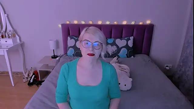 Snapshot of sabrinamacmarren chatting on 02.10.26 sabrinamacmarren online show from 02.10.26