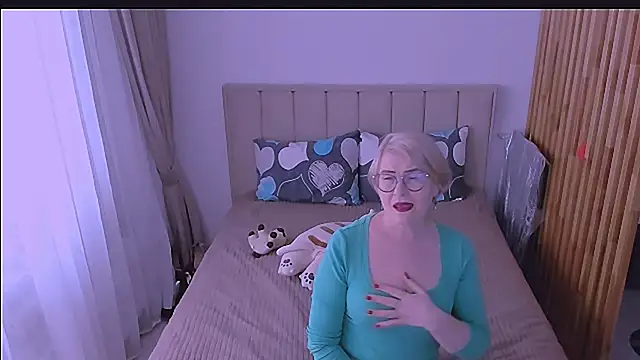 sabrinamacmarren online show from 04.06.26