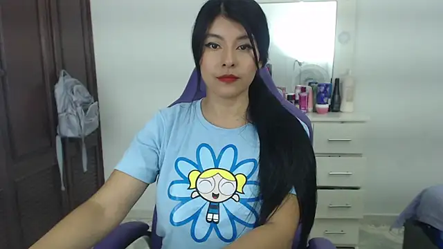 Julieta Sandia online show from 01.07.25