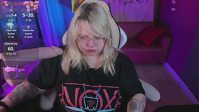 Yoki Shizuko online show from 04.04.26