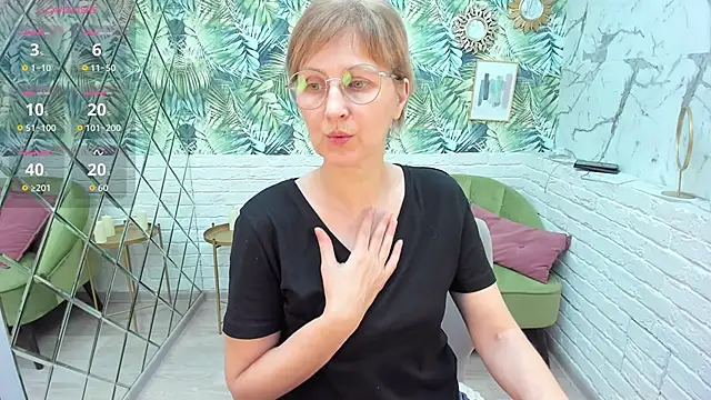 Paris Cherry online show from 12.20.25