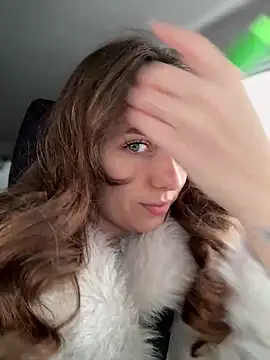 Snapshot of MariiD chatting on 02.12.26 MariiD online show from 02.12.26