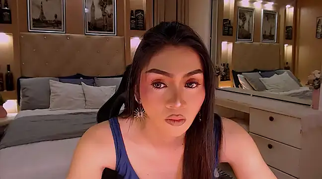 Snapshot of YOUR_DREAMWIFE chatting on 03.21.25 YOUR DREAMWIFE online show from 03.21.25