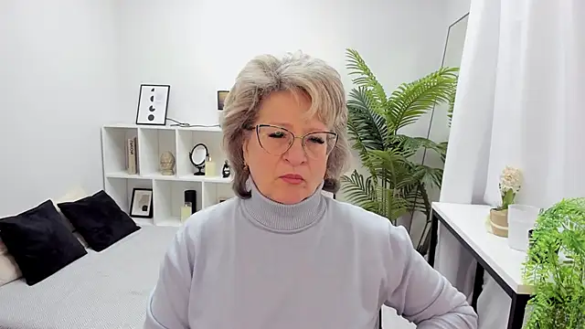 EvelynJoyful online show from 11.26.25