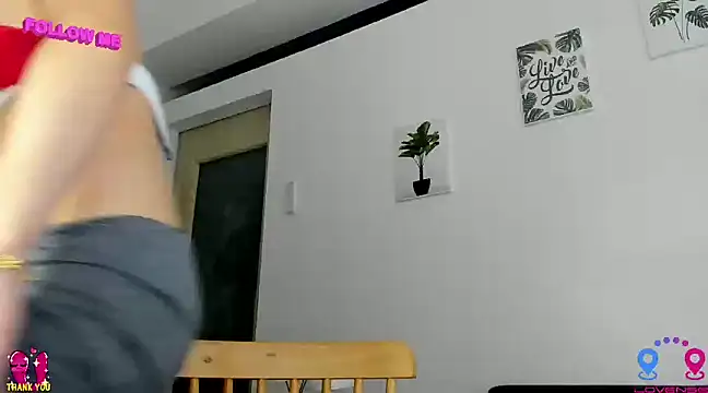 Snapshot of hottycrishina chatting on 03.07.25 hottycrishina online show from 03.07.25