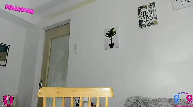 Snapshot of hottycrishina chatting on 03.08.25 hottycrishina online show from 03.08.25