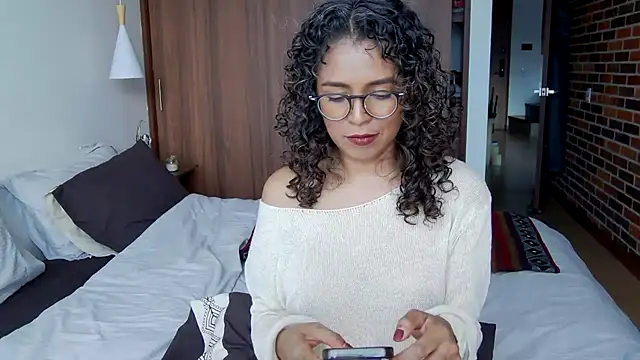 illaroom online show from 12.02.24