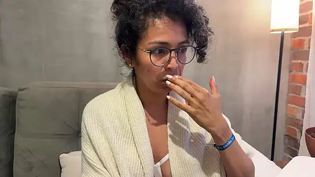 illaroom online show from 10.22.25