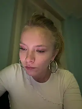 Snapshot of AnastasiaAniess chatting on 12.23.24 AnastasiaAniess online show from 12.23.24