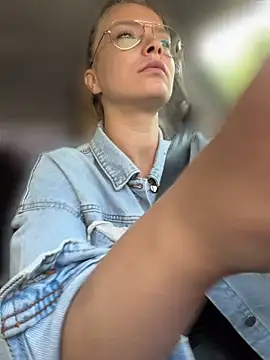 AnastasiaAniess online show from 04.19.26