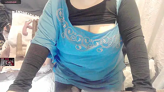 Snapshot of tatli_bela chatting on 01.13.25 tatli bela online show from 01.13.25