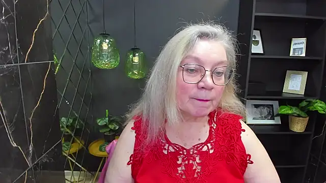 Snapshot of NataliMellow chatting on 12.24.24 NataliMellow online show from 12.24.24
