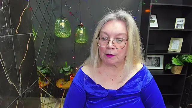 Snapshot of NataliMellow chatting on 12.30.24 NataliMellow online show from 12.30.24