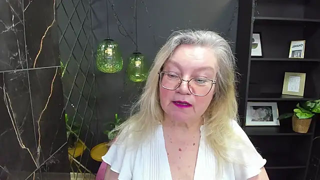 Snapshot of NataliMellow chatting on 01.12.25 NataliMellow online show from 01.12.25