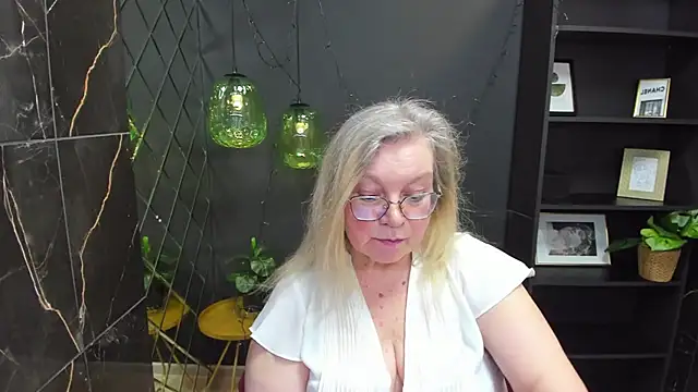 Snapshot of NataliMellow chatting on 01.12.25 NataliMellow online show from 01.12.25