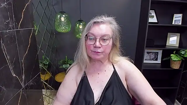 Snapshot of NataliMellow chatting on 01.21.25 NataliMellow online show from 01.21.25