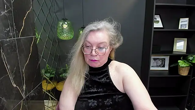 Snapshot of NataliMellow chatting on 01.22.25 NataliMellow online show from 01.22.25