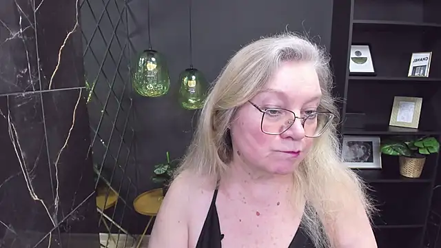 Snapshot of NataliMellow chatting on 02.07.25 NataliMellow online show from 02.07.25