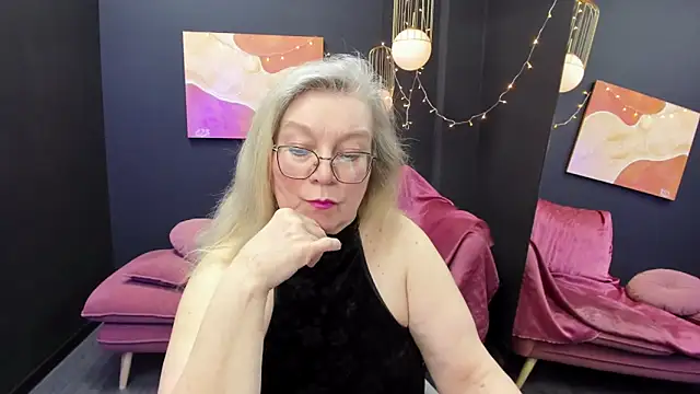 Snapshot of NataliMellow chatting on 02.09.25 NataliMellow online show from 02.09.25