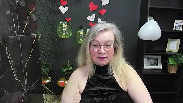 Snapshot of NataliMellow chatting on 02.16.25 NataliMellow online show from 02.16.25