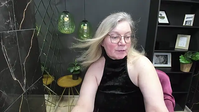 Snapshot of NataliMellow chatting on 02.19.25 NataliMellow online show from 02.19.25