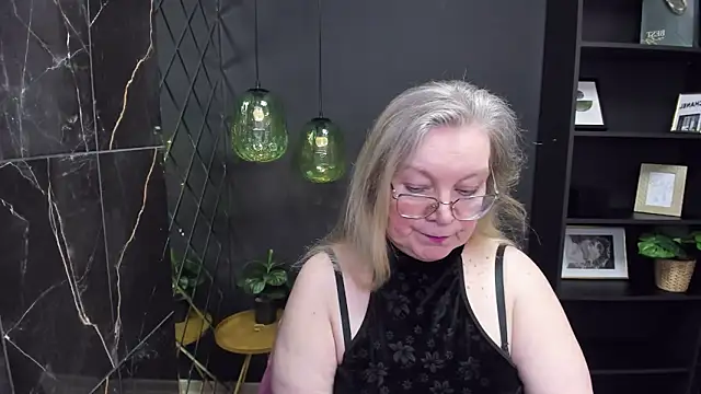 Snapshot of NataliMellow chatting on 02.23.25 NataliMellow online show from 02.23.25