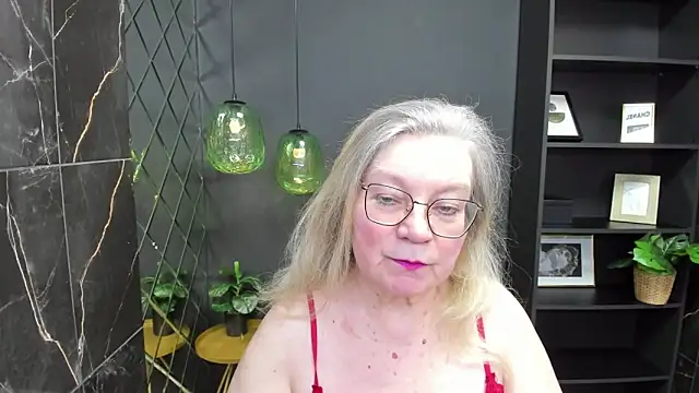 Snapshot of NataliMellow chatting on 03.08.25 NataliMellow online show from 03.08.25