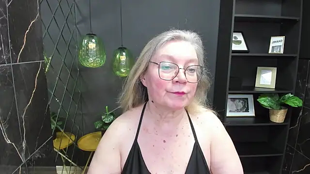 Snapshot of NataliMellow chatting on 03.20.25 NataliMellow online show from 03.20.25