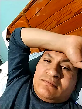 Snapshot of gusaven chatting on 03.08.25 gusaven online show from 03.08.25