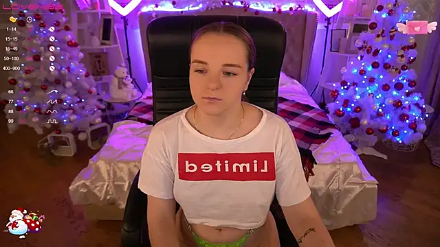 FoxyShy online show from 01.05.25