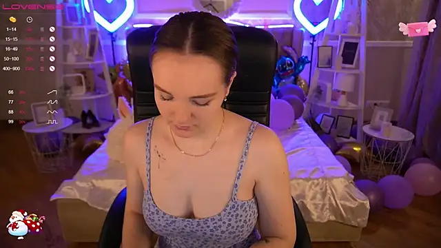 FoxyShy online show from 01.29.25