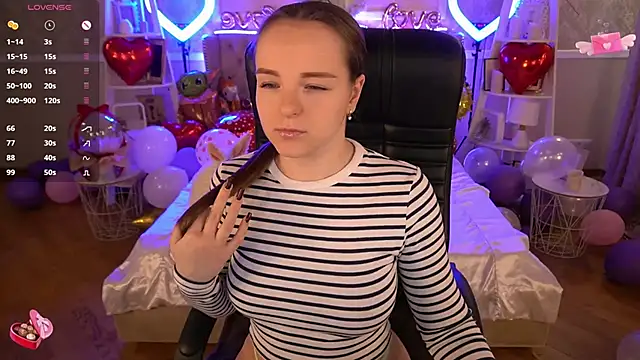 FoxyShy online show from 02.13.25