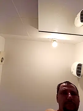 Snapshot of Miki20677 chatting on 12.23.24 Miki20677 online show from 12.23.24