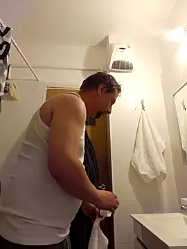 Snapshot of Miki20677 chatting on 02.26.25 Miki20677 online show from 02.26.25