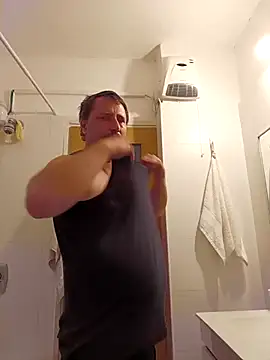 Snapshot of Miki20677 chatting on 03.05.25 Miki20677 online show from 03.05.25