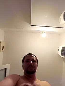 Snapshot of Miki20677 chatting on 10.20.25 Miki20677 online show from 10.20.25