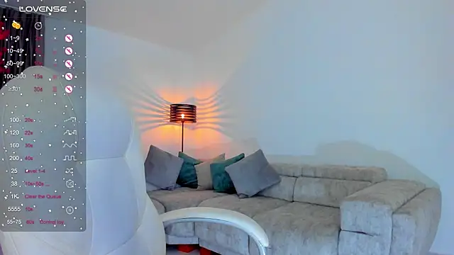 Sarah Stone  online show from 03.01.25