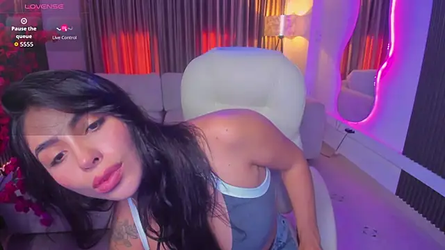 Sarah Stone  online show from 04.21.26