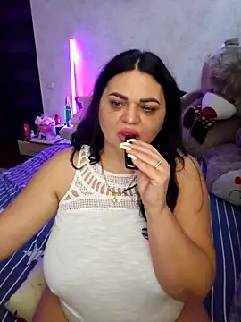 littleRikka online show from 04.18.26