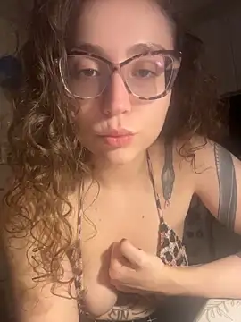 ladyturtle online show from 04.17.26
